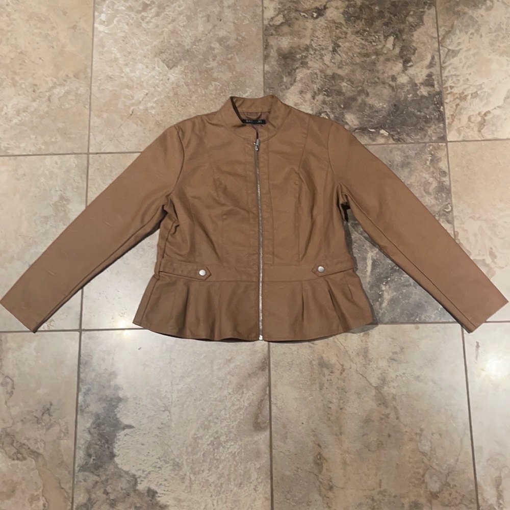 Women’s pleated jacket